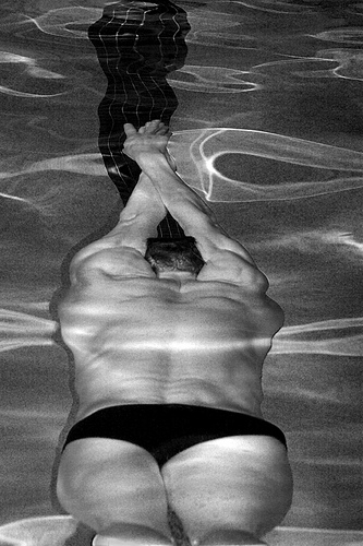 Streamlined body position for Swimmin