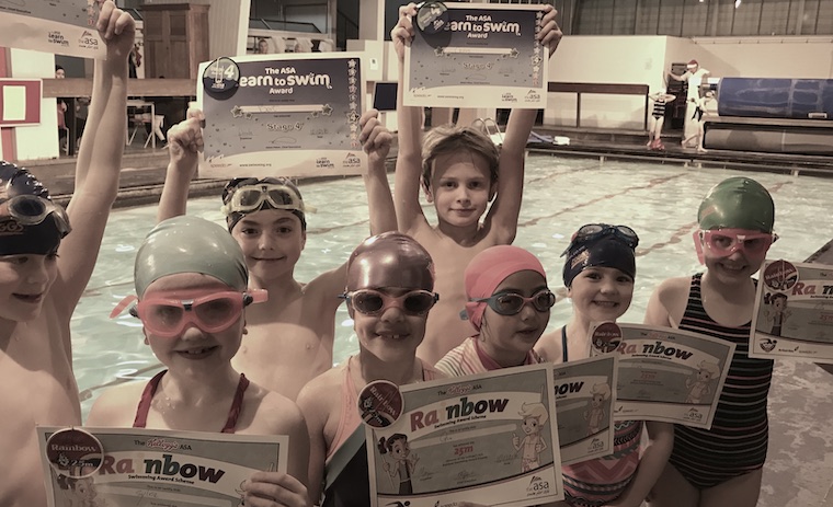 children at Blue Wave Swim school achieved 25 meter swimming badges and certificates